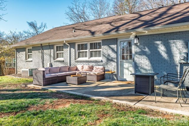 10305 Starwood Drive, Charlotte, NC 28215