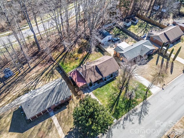 10305 Starwood Drive, Charlotte, NC 28215