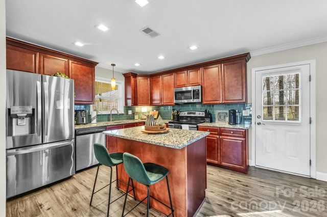 10305 Starwood Drive, Charlotte, NC 28215