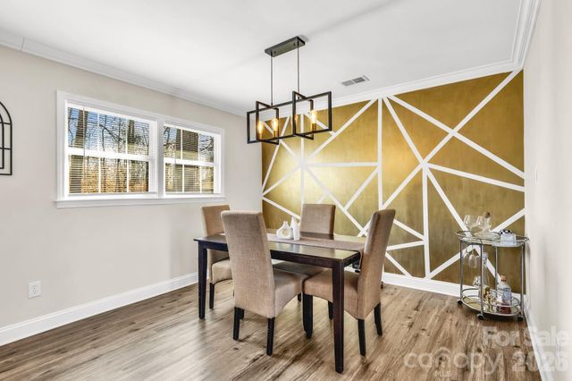 10305 Starwood Drive, Charlotte, NC 28215