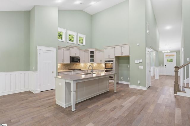 2 Ravencrest Court, Simpsonville, SC 29680