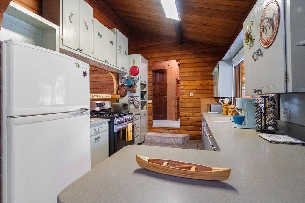 Image 9 of property listing at 19 Canoe Court, Jemez Springs, NM 87025