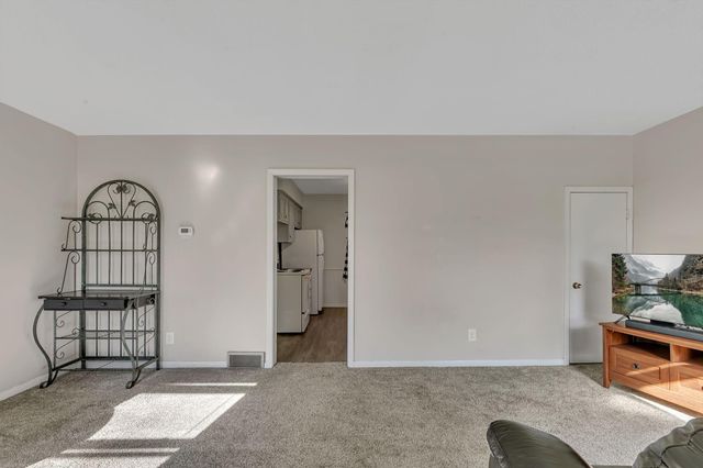 517 12th Street NW, Willmar, MN 56201