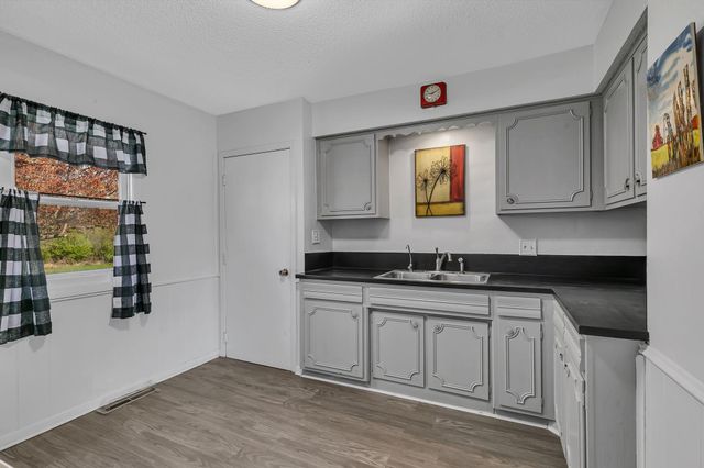517 12th Street NW, Willmar, MN 56201
