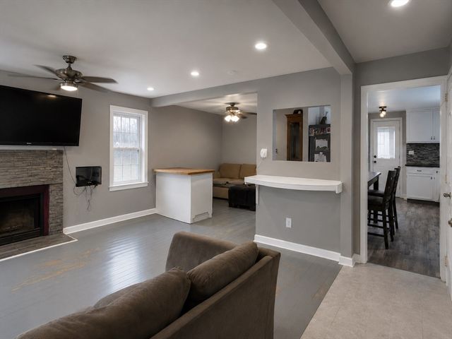 4 Linden Ct, New Bedford, MA 02740