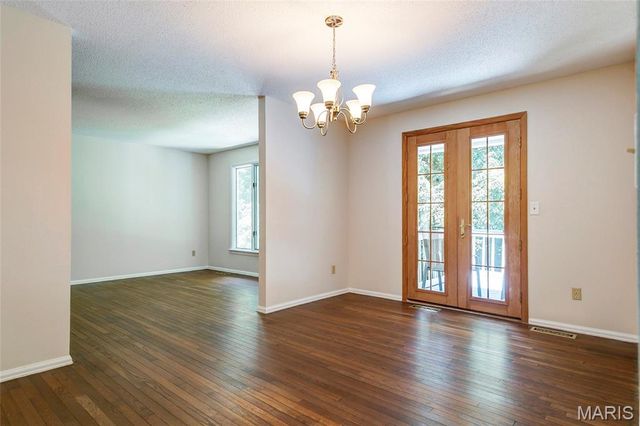 501 Clayworth Drive, Ballwin, MO 63011