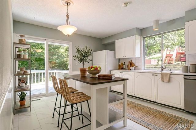 501 Clayworth Drive, Ballwin, MO 63011