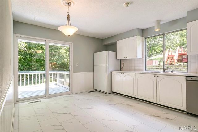 501 Clayworth Drive, Ballwin, MO 63011