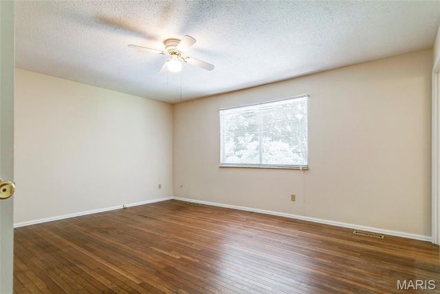 501 Clayworth Drive, Ballwin, MO 63011