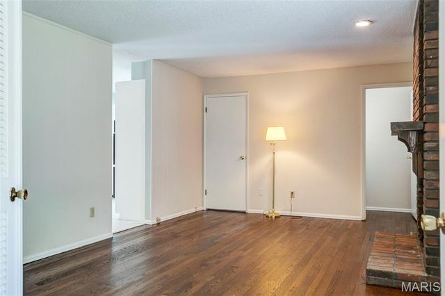 501 Clayworth Drive, Ballwin, MO 63011