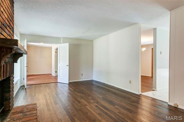501 Clayworth Drive, Ballwin, MO 63011