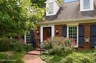 406 Club Ln, Louisville, KY 40207