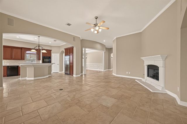 2562 Estrada Drive, League City, TX 77573