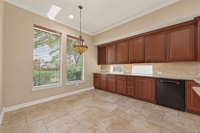 2562 Estrada Drive, League City, TX 77573