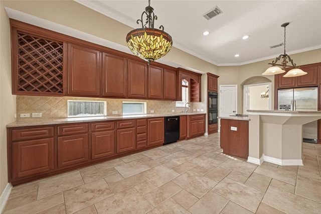 2562 Estrada Drive, League City, TX 77573