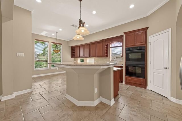 2562 Estrada Drive, League City, TX 77573