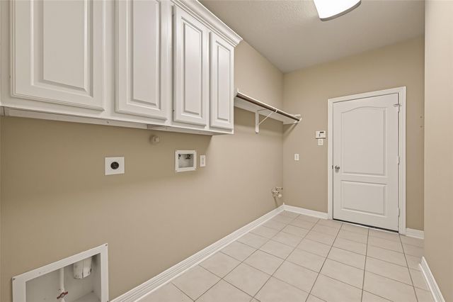 2562 Estrada Drive, League City, TX 77573