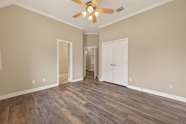 2562 Estrada Drive, League City, TX 77573