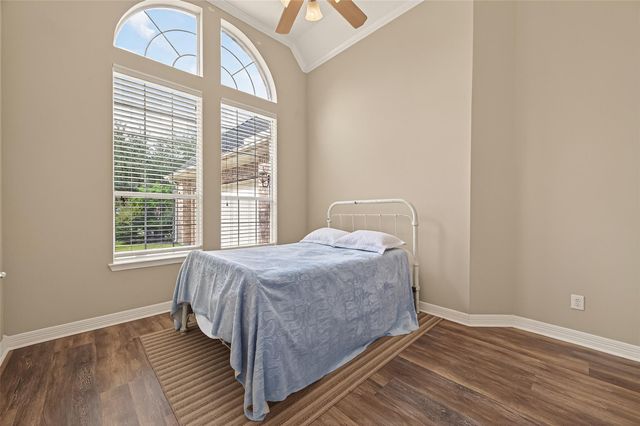 2562 Estrada Drive, League City, TX 77573