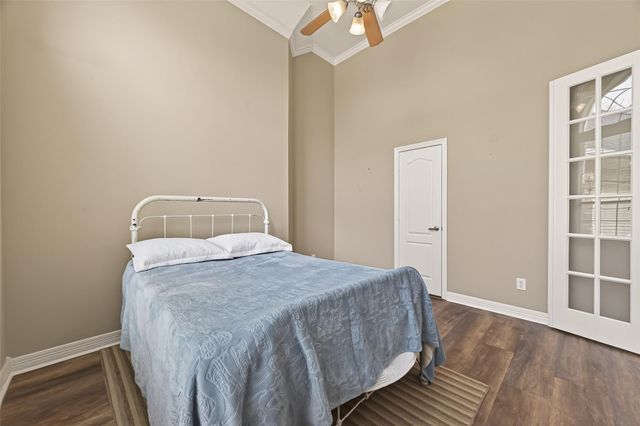 2562 Estrada Drive, League City, TX 77573