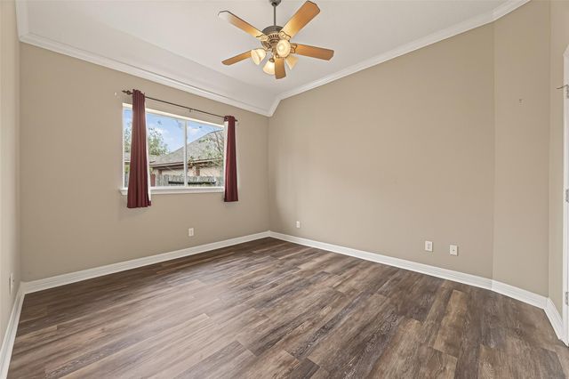 2562 Estrada Drive, League City, TX 77573