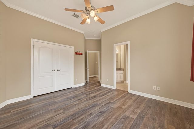 2562 Estrada Drive, League City, TX 77573