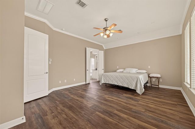 2562 Estrada Drive, League City, TX 77573