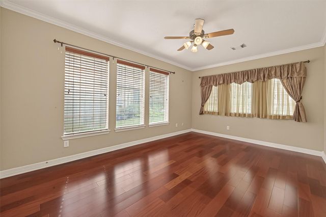 2562 Estrada Drive, League City, TX 77573