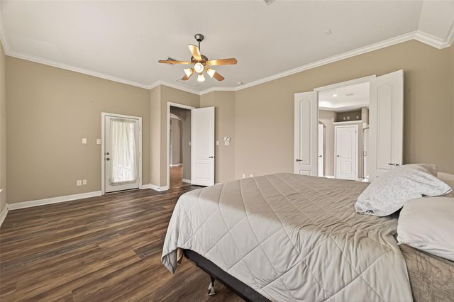 2562 Estrada Drive, League City, TX 77573