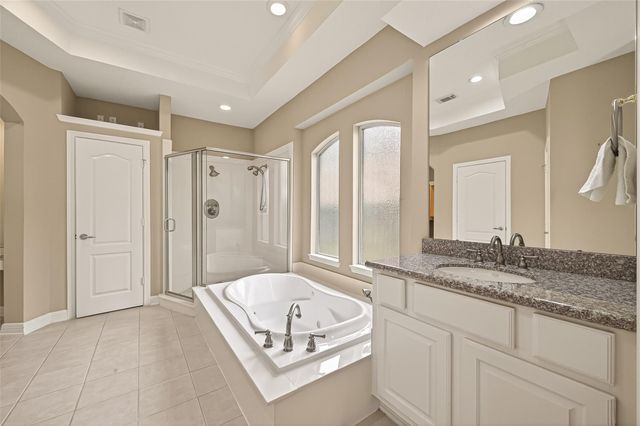 2562 Estrada Drive, League City, TX 77573