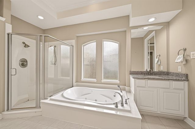 2562 Estrada Drive, League City, TX 77573