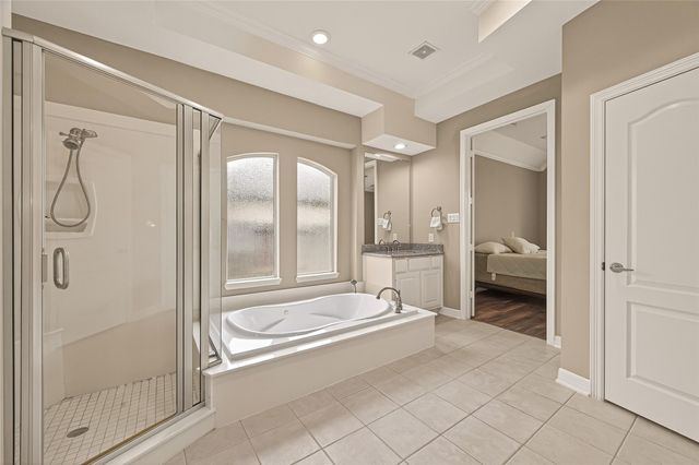 2562 Estrada Drive, League City, TX 77573