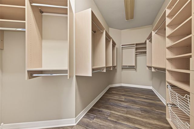 2562 Estrada Drive, League City, TX 77573