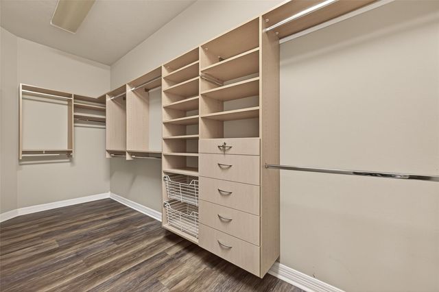 2562 Estrada Drive, League City, TX 77573