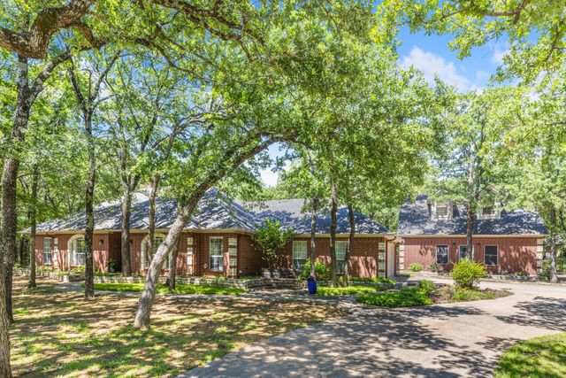 9654 Oak Meadow Lane, Pilot Point, TX 76258