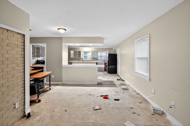 4970 LOCHINVAR RD, Memphis, TN 38116