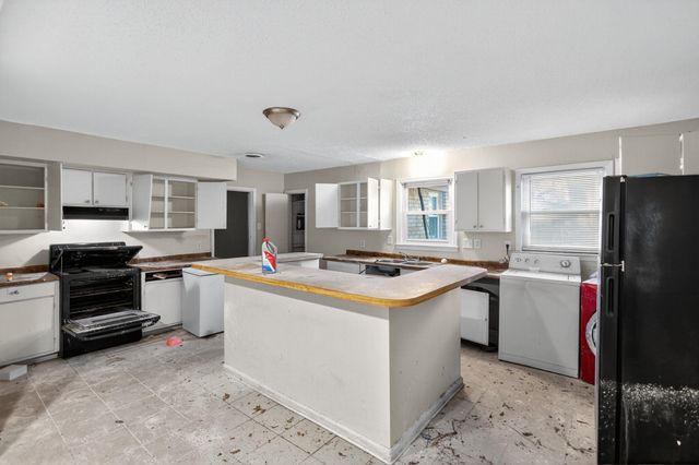 4970 LOCHINVAR RD, Memphis, TN 38116