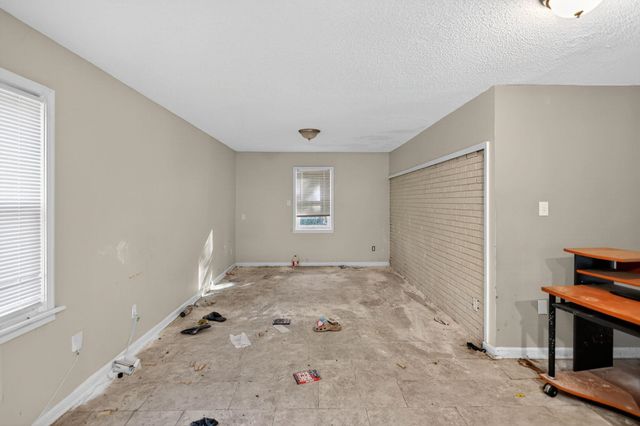 4970 LOCHINVAR RD, Memphis, TN 38116