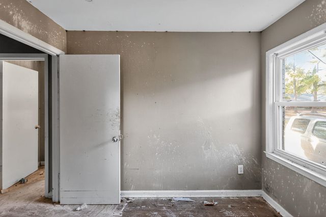 4970 LOCHINVAR RD, Memphis, TN 38116