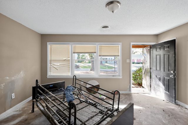 4970 LOCHINVAR RD, Memphis, TN 38116