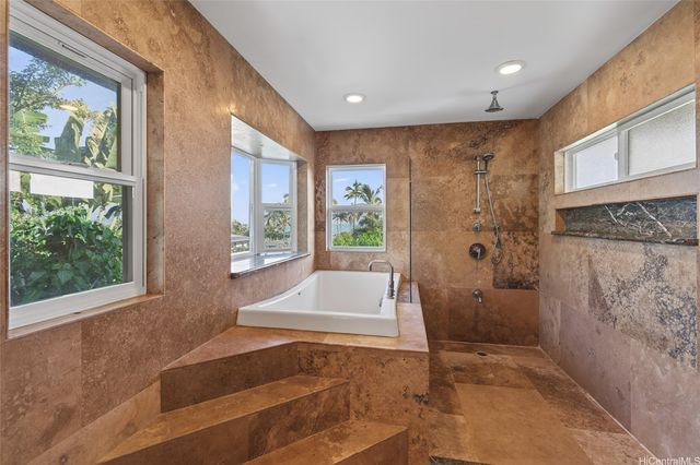 846 Aalapapa Drive, Kailua, HI 96734