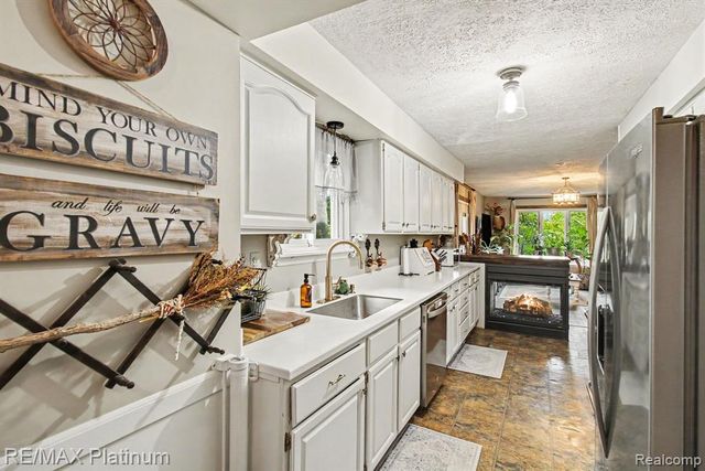 5338 King Road, Howell, MI 48843