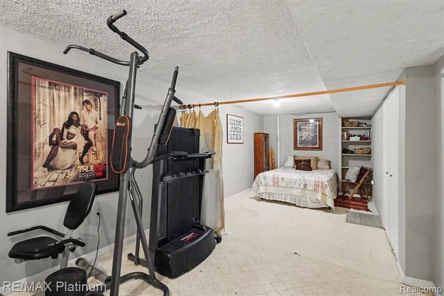5338 King Road, Howell, MI 48843