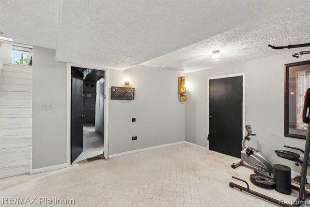 5338 King Road, Howell, MI 48843