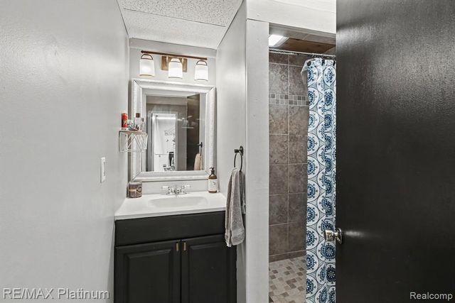 5338 King Road, Howell, MI 48843