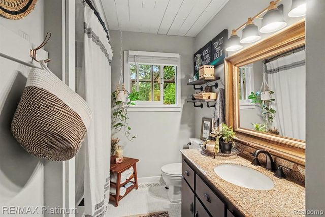 5338 King Road, Howell, MI 48843