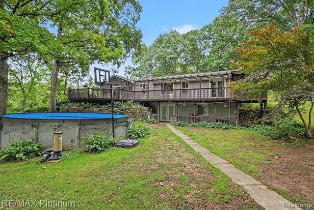 5338 King Road, Howell, MI 48843