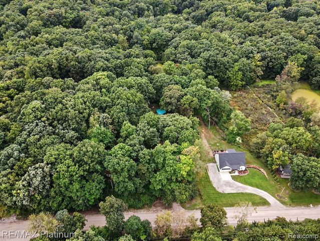 5338 King Road, Howell, MI 48843