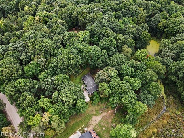 5338 King Road, Howell, MI 48843