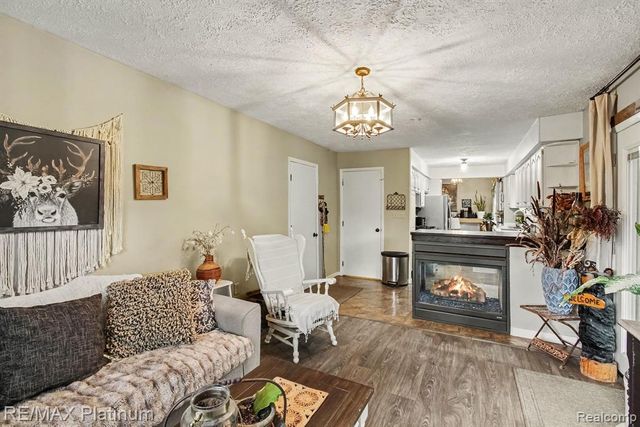 5338 King Road, Howell, MI 48843